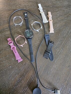 Samsung Galaxy 6 43mm LTE Smartwatch with accesories